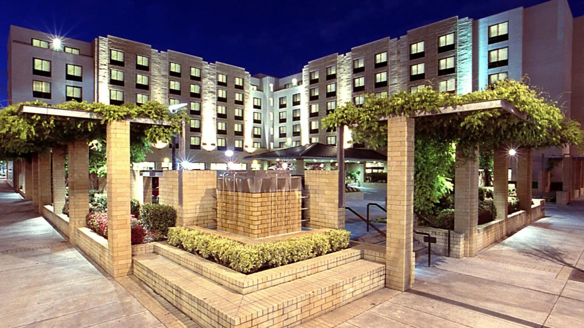 מלון Courtyard Portland Downtown / Convention Center